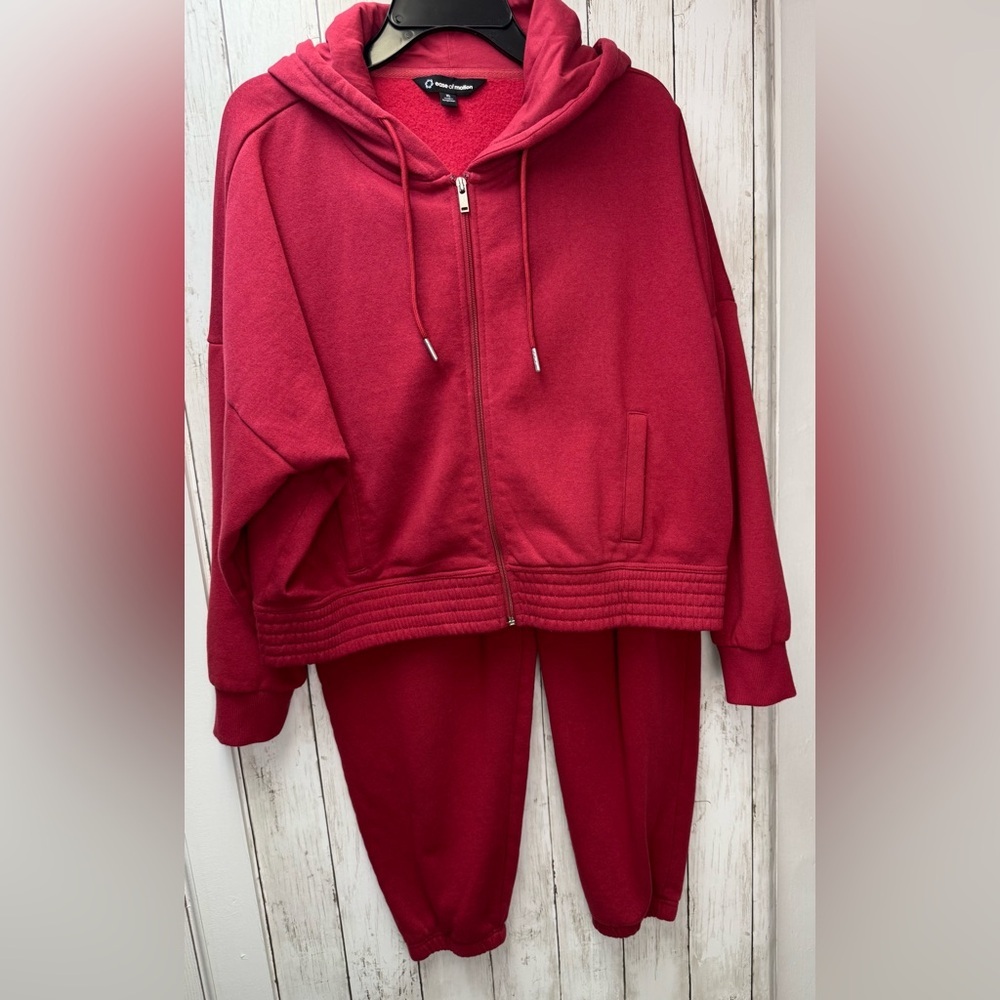 Ease of motion Red Hooded Tracksuit size XL - Picture 2 of 14